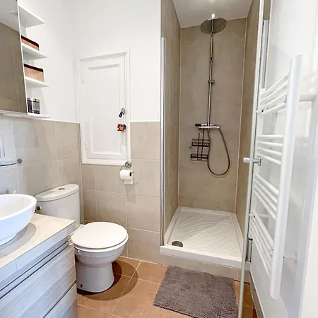 Banane, T2 Centre Ville, 400 M Des Plages Apartment